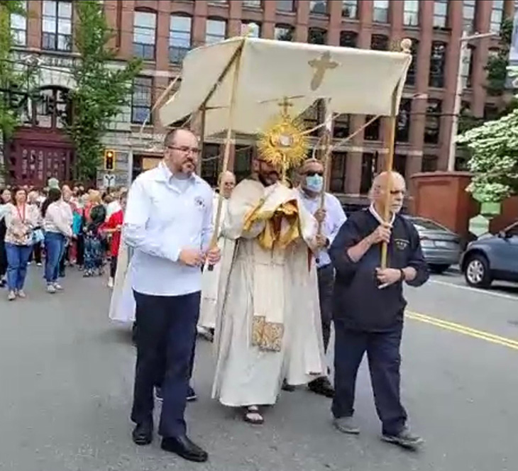 Picture of the procession of Corpus Christi in Lawrence MA